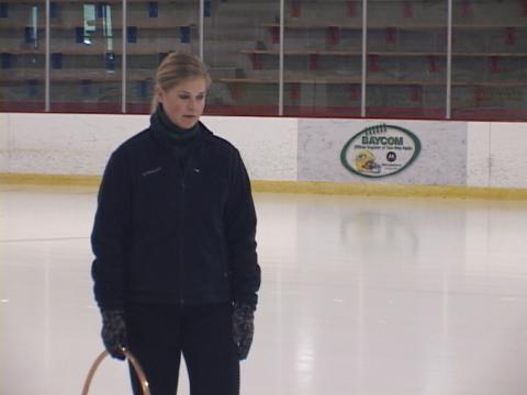 Ice Skating Turns: Back Outside Three Turns – Part 1 (Amy Brolsma)