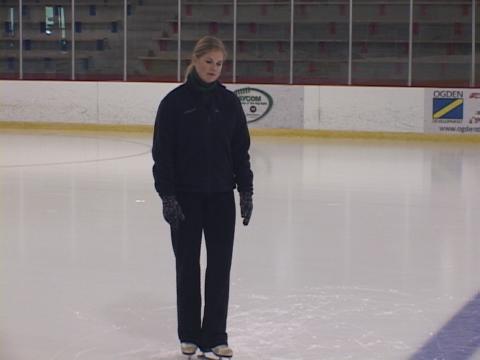 Ice Skating Turns: Body Lean On 3 Turns (Amy Brolsma)