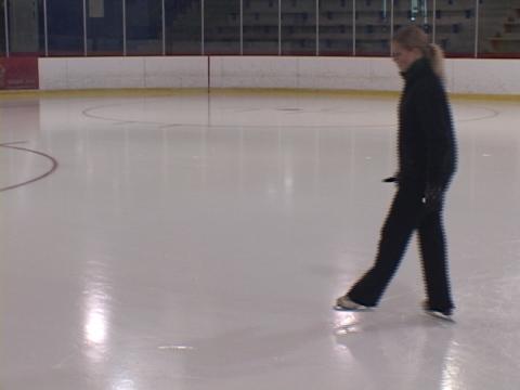 Ice Skating Turns Advanced: Forward Outside Brackets (Amy Brolsma)