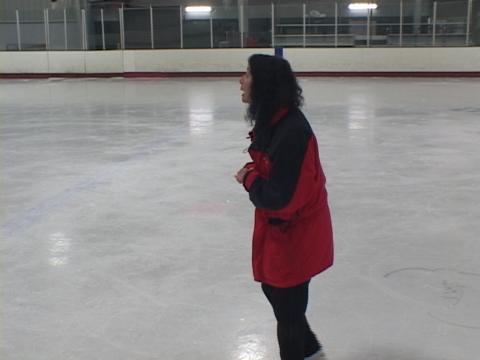 1 Foot Spin:  Figure Skating Tips – Entry With 3 Turn  (Bobbe Shire)